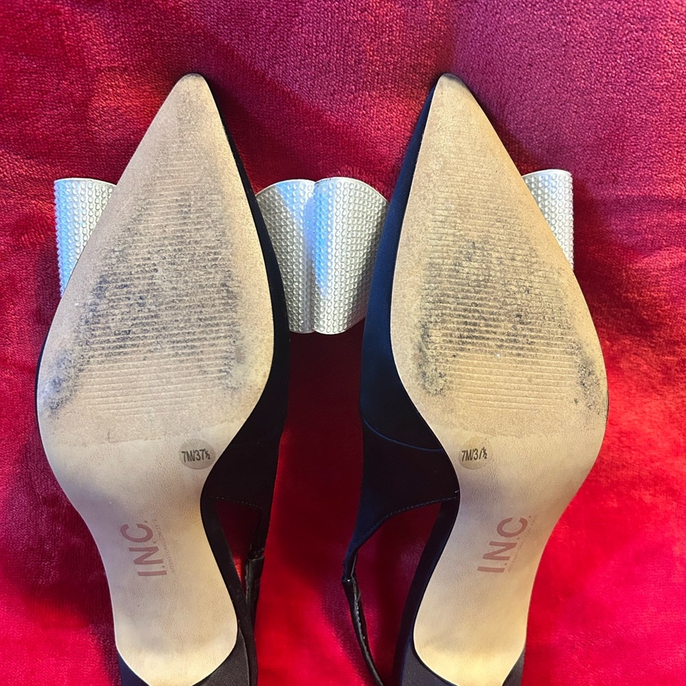 INC International Concepts Black and White Bow Heels - Picture 4 of 6